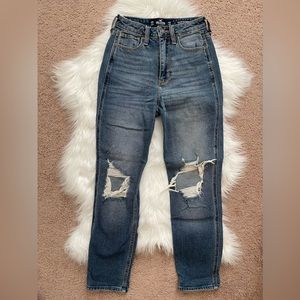 HOLLISTER ULTRA HIGH-RISE MOM JEAN VINTAGE STRETCH Size 00